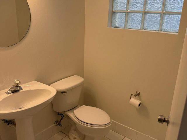 Дом в аренду по адресу 5076 SW 38th Way - фото 6275043