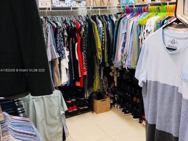 Дом в аренду по адресу 2950 St Thomas Dr 2950 - фото 6234922