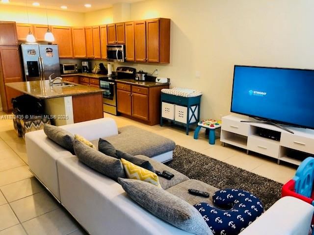 Дом в аренду по адресу 2950 St Thomas Dr 2950 - фото 6234932