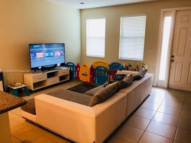 Дом в аренду по адресу 2950 St Thomas Dr 2950 - фото 6234936