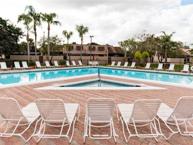 Продажа дома по адресу 1239 NW 122nd Ter - фото 6234486