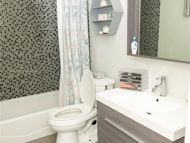 Продажа дома по адресу 1239 NW 122nd Ter - фото 6234491