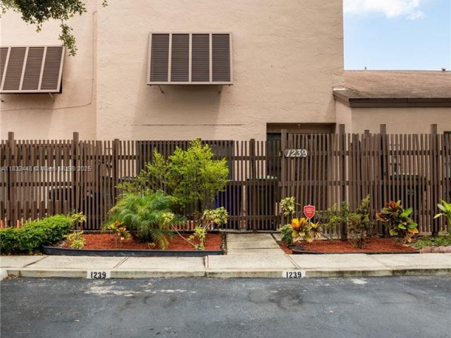 Продажа дома по адресу 1239 NW 122nd Ter - фото 6234502