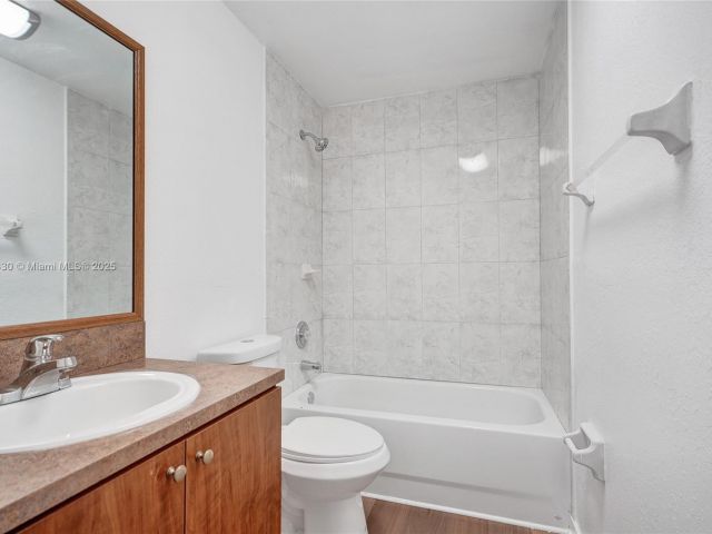 Продажа дома по адресу 12254 SW 217th St - фото 6239261