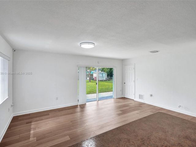 Продажа дома по адресу 12254 SW 217th St - фото 6239266