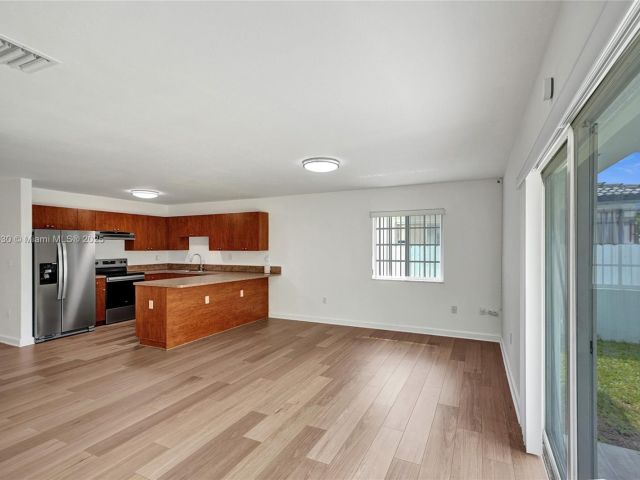 Продажа дома по адресу 12254 SW 217th St - фото 6239267