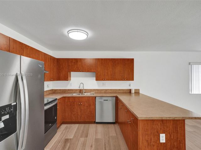 Продажа дома по адресу 12254 SW 217th St - фото 6239268