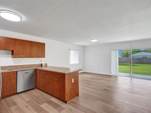 Продажа дома по адресу 12254 SW 217th St - фото 6239274