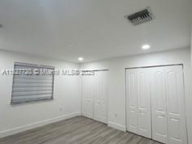 Продажа дома по адресу 972 N 18th Ct - фото 6236088