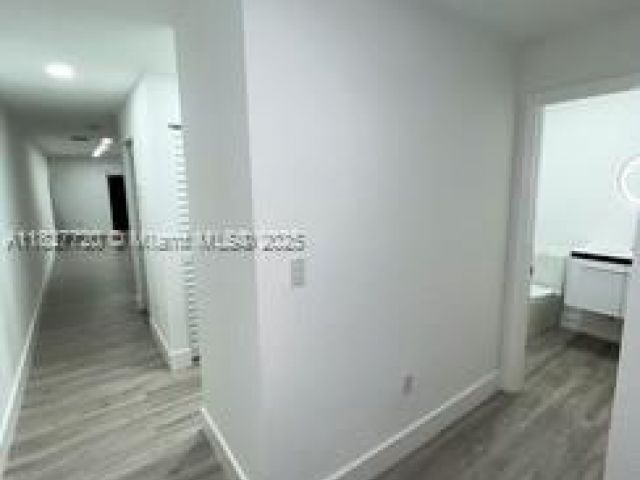 Продажа дома по адресу 972 N 18th Ct - фото 6236092