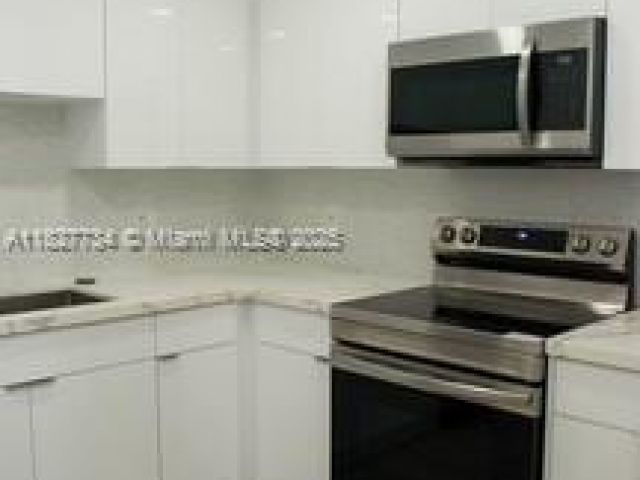 Продажа дома по адресу 964 N 18th Ct - фото 6236078