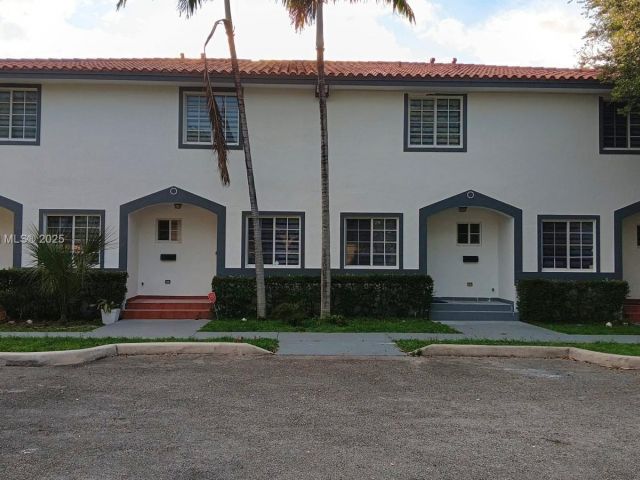 Продажа дома по адресу 964 N 18th Ct - фото 6236081