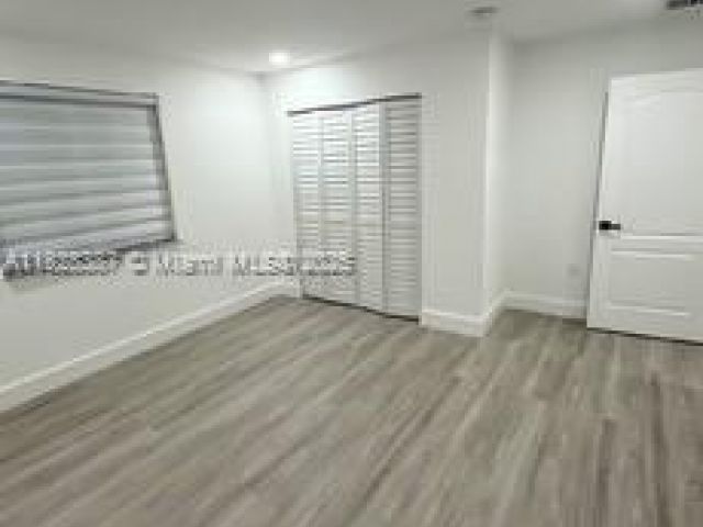 Продажа дома по адресу 976 N 18th Ct - фото 6236042