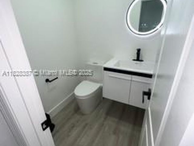 Продажа дома по адресу 976 N 18th Ct - фото 6236059