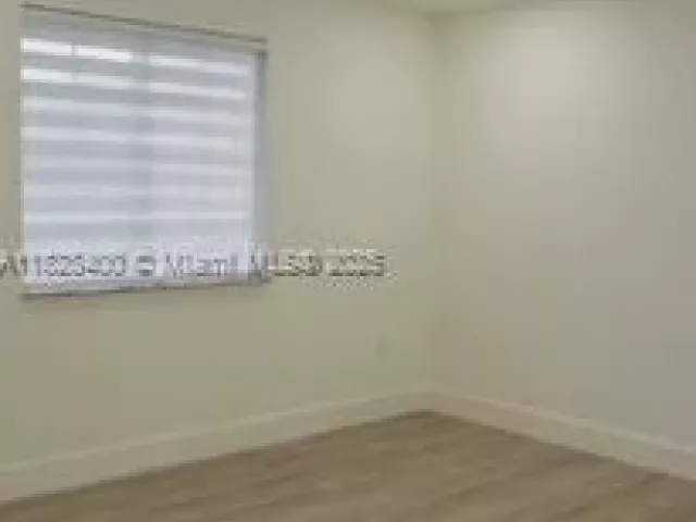 Продажа дома по адресу 968 N 18th Ct - фото 6236022