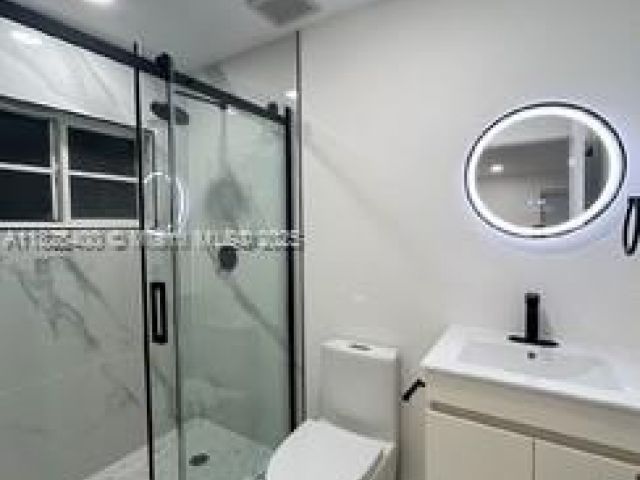 Продажа дома по адресу 968 N 18th Ct - фото 6236023