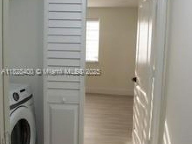 Продажа дома по адресу 968 N 18th Ct - фото 6236025