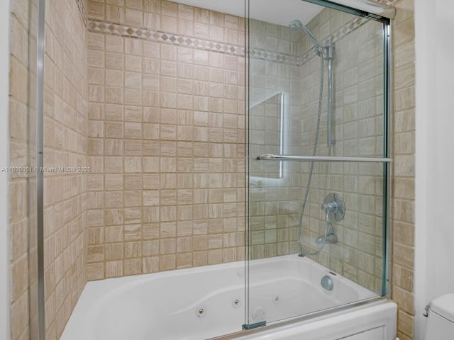 Продажа квартиры #1631 - фото 6283953