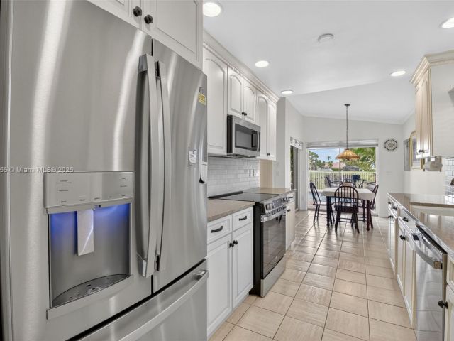 Продажа дома по адресу 10344 Sunset Bend Dr - фото 6234352