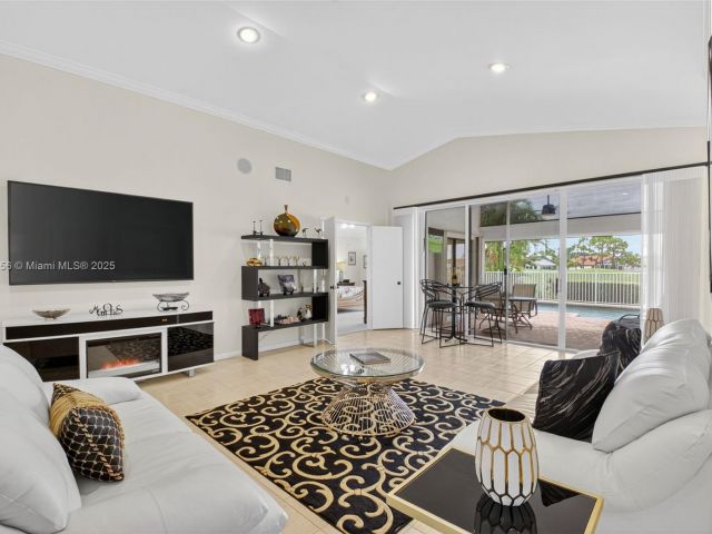 Продажа дома по адресу 10344 Sunset Bend Dr - фото 6234358