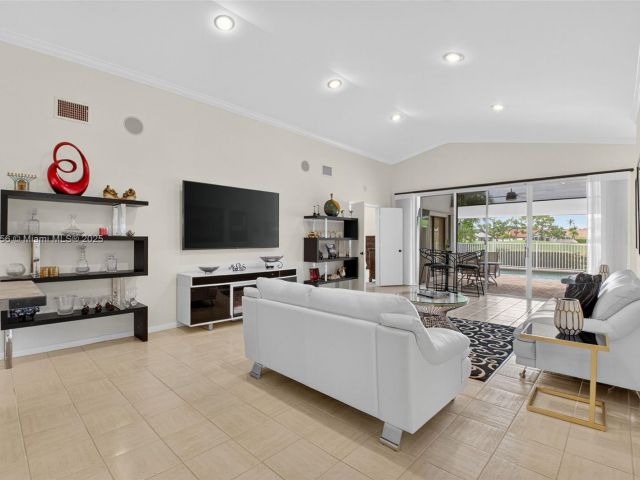 Продажа дома по адресу 10344 Sunset Bend Dr - фото 6234359