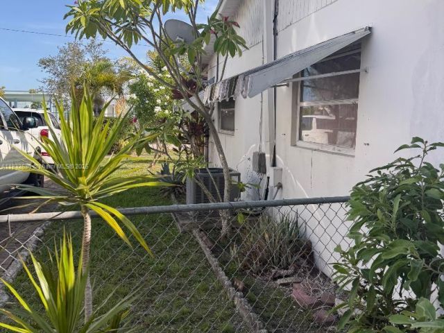 Продажа дома по адресу 141 NE 209th St - фото 6235776