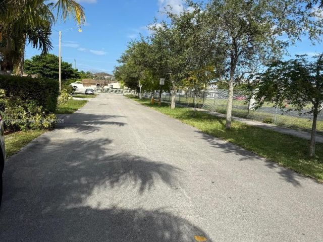 Продажа дома по адресу 141 NE 209th St - фото 6235781