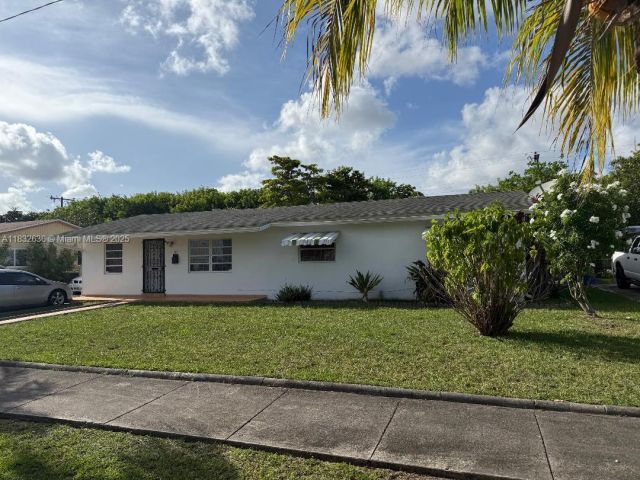 Продажа дома по адресу 141 NE 209th St - фото 6235783