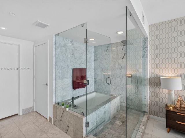 Продажа квартиры #4503 - фото 6236854