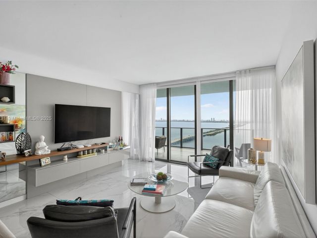 Продажа квартиры #4503 - фото 6236858