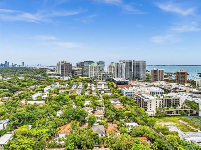 Продажа дома по адресу 3041 Oak Ave - фото 6236802