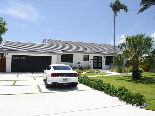 Дом в аренду по адресу 1240 NE 27th Ter - фото 6235564