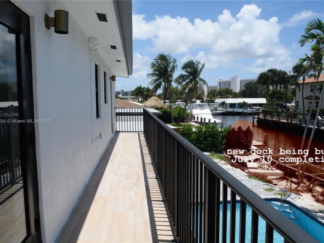 Дом в аренду по адресу 1240 NE 27th Ter - фото 6235567