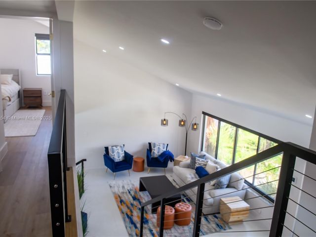 Дом в аренду по адресу 1240 NE 27th Ter - фото 6235570