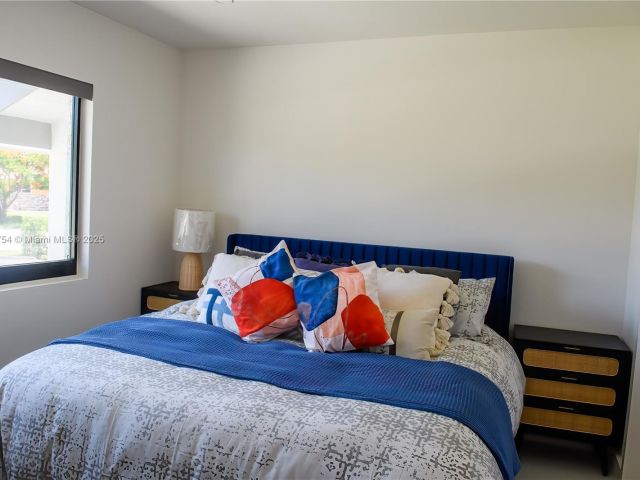 Дом в аренду по адресу 1240 NE 27th Ter - фото 6235572