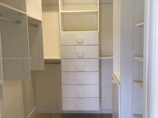 Продажа квартиры #6J - фото 6237495