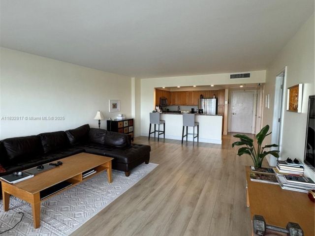 Продажа квартиры #6J - фото 6237507