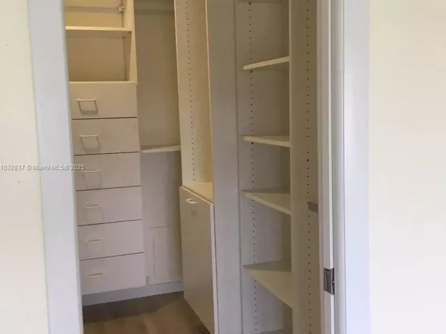 Продажа квартиры #6J - фото 6237494