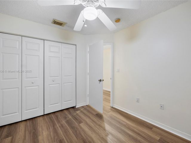 Продажа дома по адресу 14604 SW 132nd Ave - фото 6249042