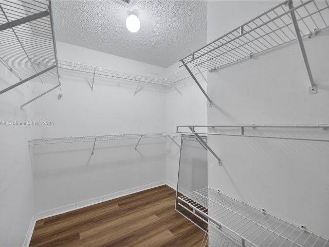 Продажа дома по адресу 14604 SW 132nd Ave - фото 6249047