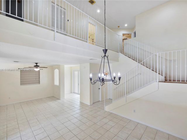 Продажа дома по адресу 14604 SW 132nd Ave - фото 6249049