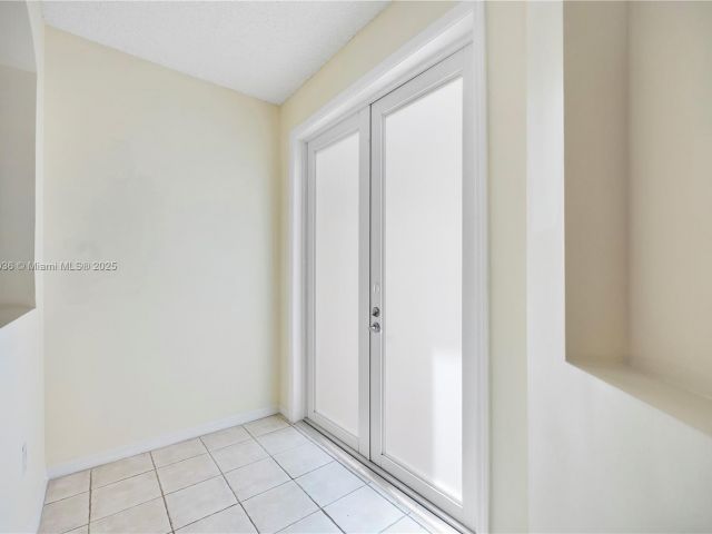 Продажа дома по адресу 14604 SW 132nd Ave - фото 6249050