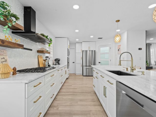 Продажа дома по адресу 581 SE 5th Avenue - фото 6238230