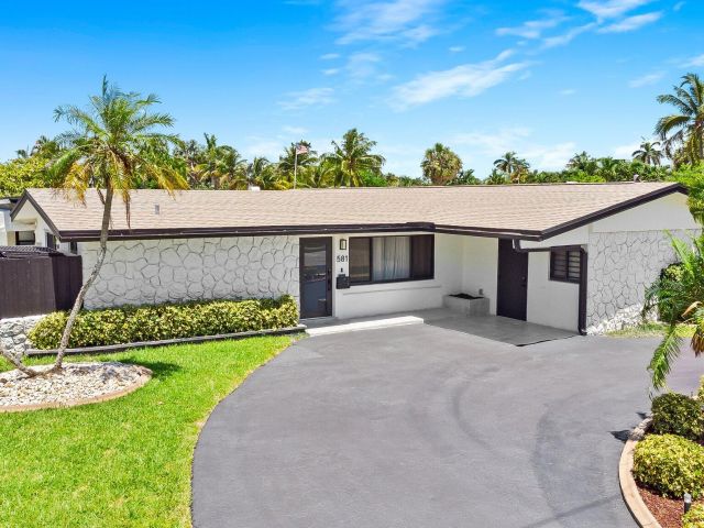 Продажа дома по адресу 581 SE 5th Avenue - фото 6238239