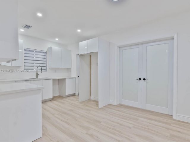 Дом в аренду по адресу 583 NW 47th Ter - фото 6238835