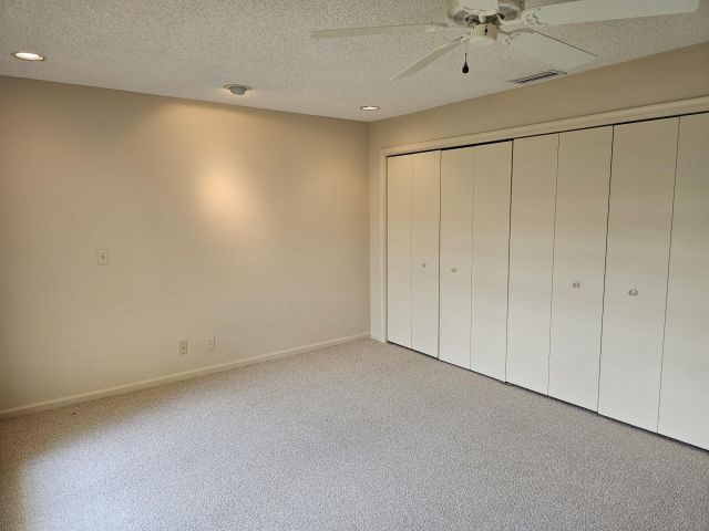 Дом в аренду по адресу 627 Pine Lake Drive - фото 6268893