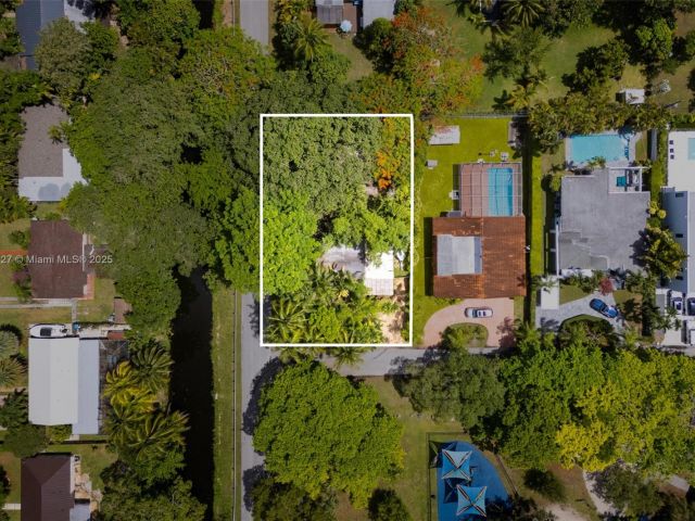 Продажа дома по адресу 6400 SW 81st St - фото 6242567