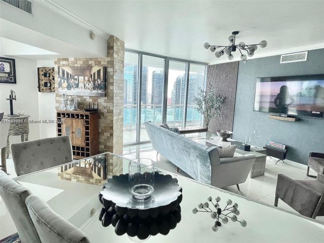 Продажа квартиры #3602 - фото 6239046