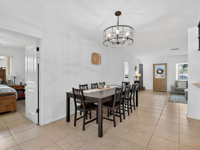 Продажа дома по адресу 5511 Van Buren Street - фото 6264606