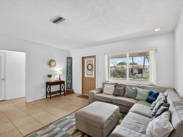 Продажа дома по адресу 5511 Van Buren Street - фото 6264609